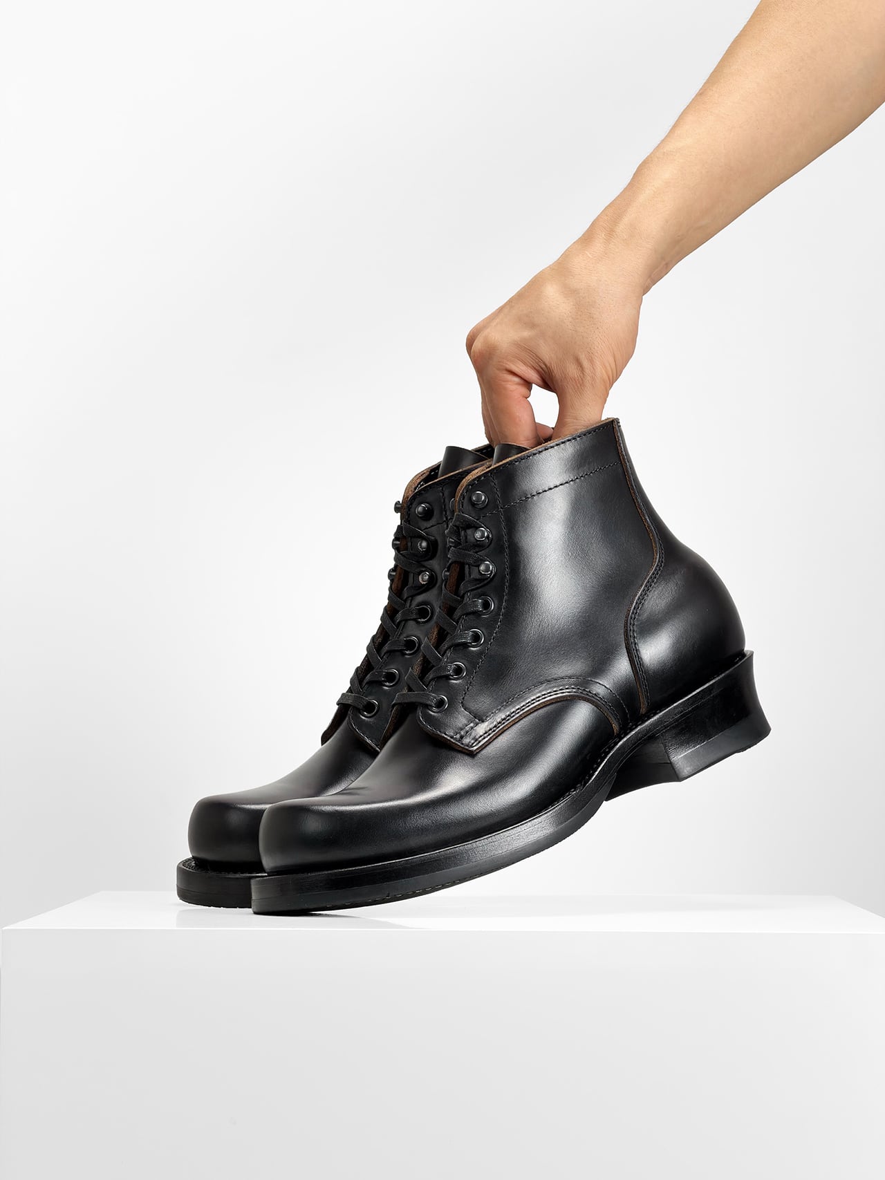 (MTO) - Miner Boots - Horween cxl - 6186/with 3 hooks