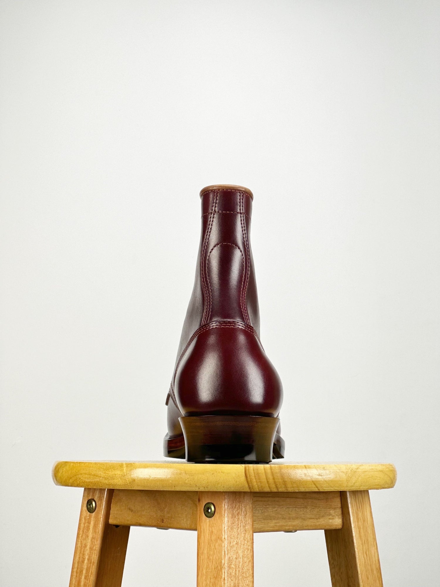 Woodcutting boots MTO - Oiled and waxy cowhide with hand painting in Burgundy