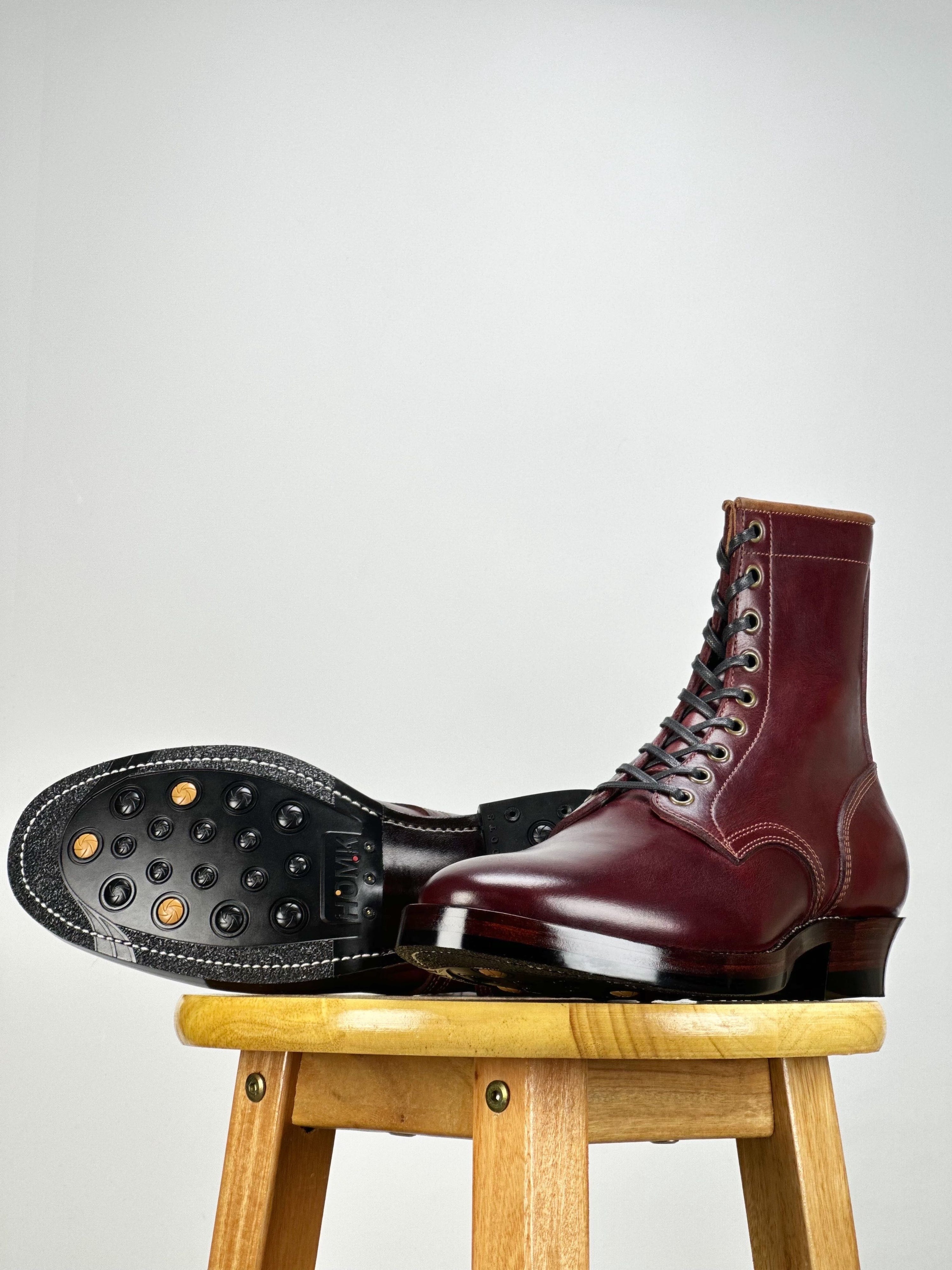 Woodcutting boots MTO - Oiled and waxy cowhide with hand painting in Burgundy