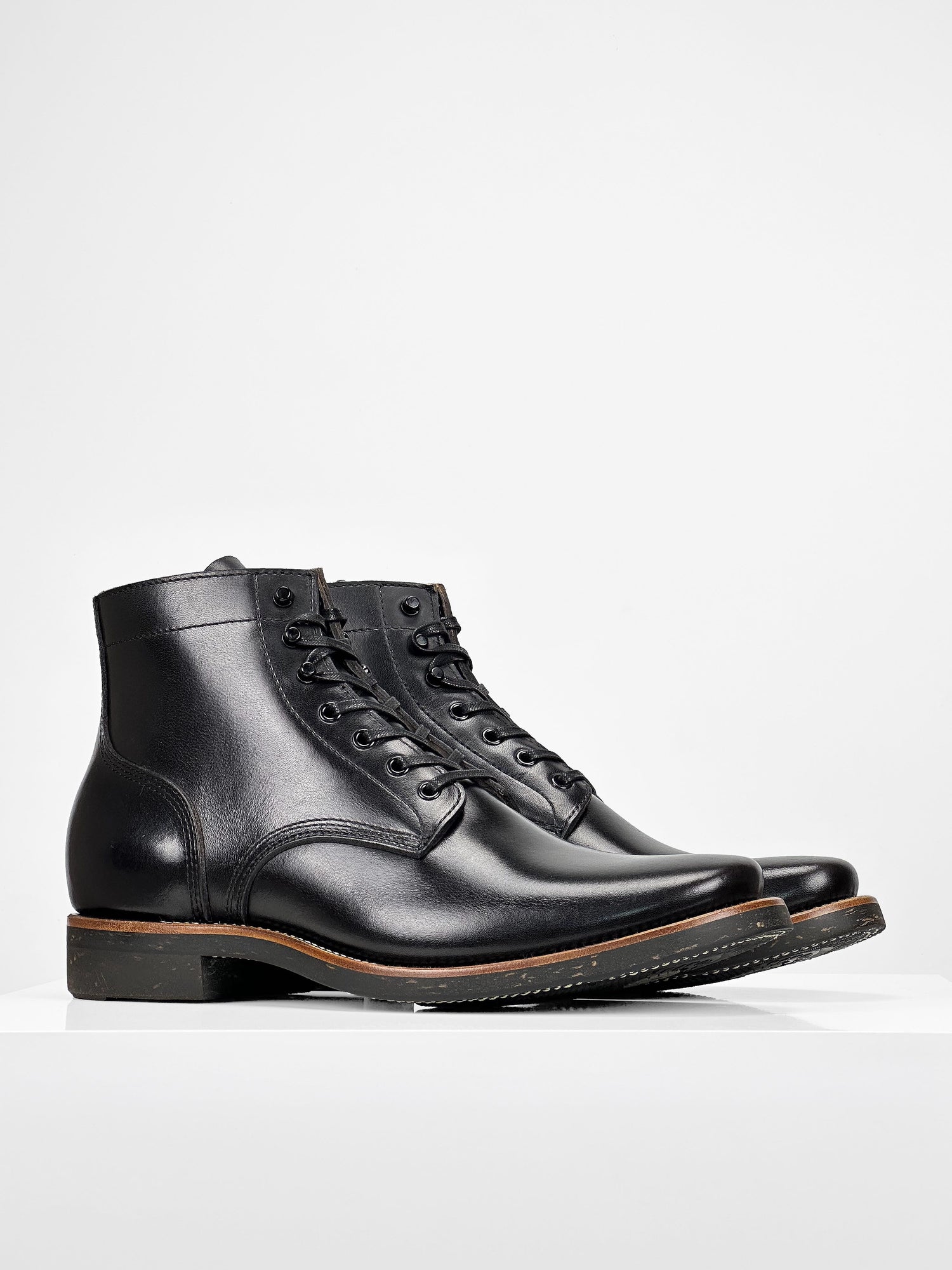 (MTO) - Escape Boots  - Black TeaCore  Cowhide - 5608